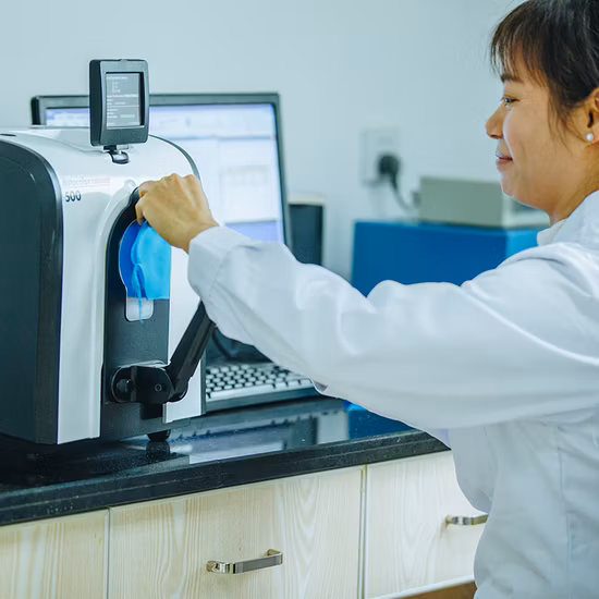 繊維化学助剤工場